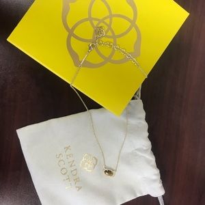 Kendra Scott necklace